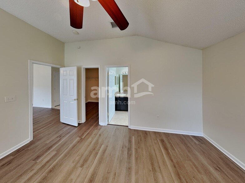 Building Photo - 3747 Alcove Dr