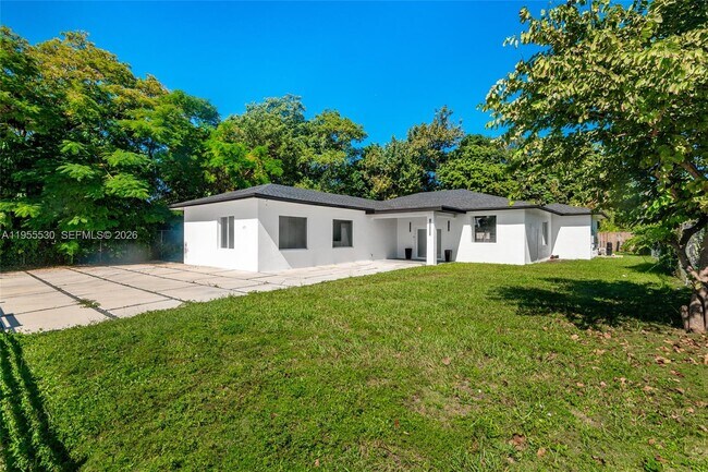 Building Photo - 651 NE 172nd St