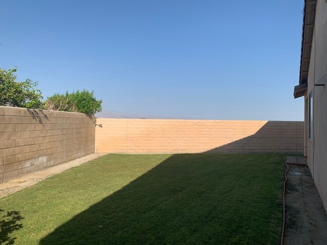 Building Photo - Lovely La Paloma Home For Lease