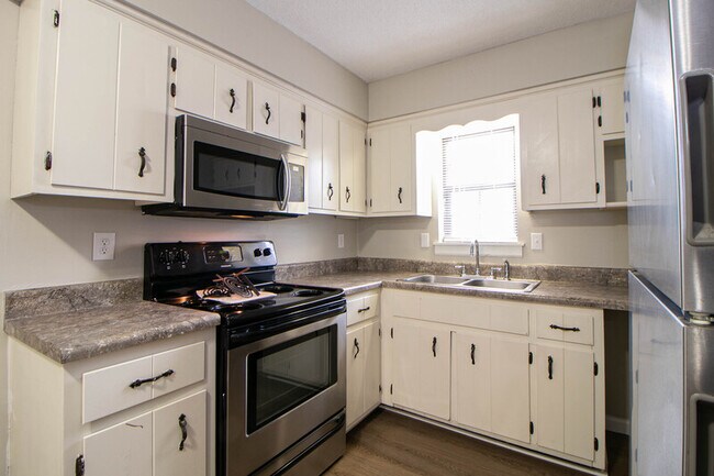 Building Photo - 8-408 Thompsonville Ln