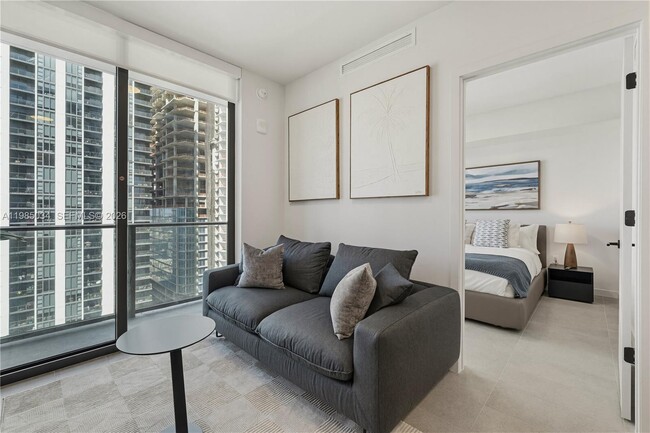 Building Photo - 121 NE 5th St