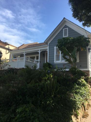 Building Photo - 909 Laguna St