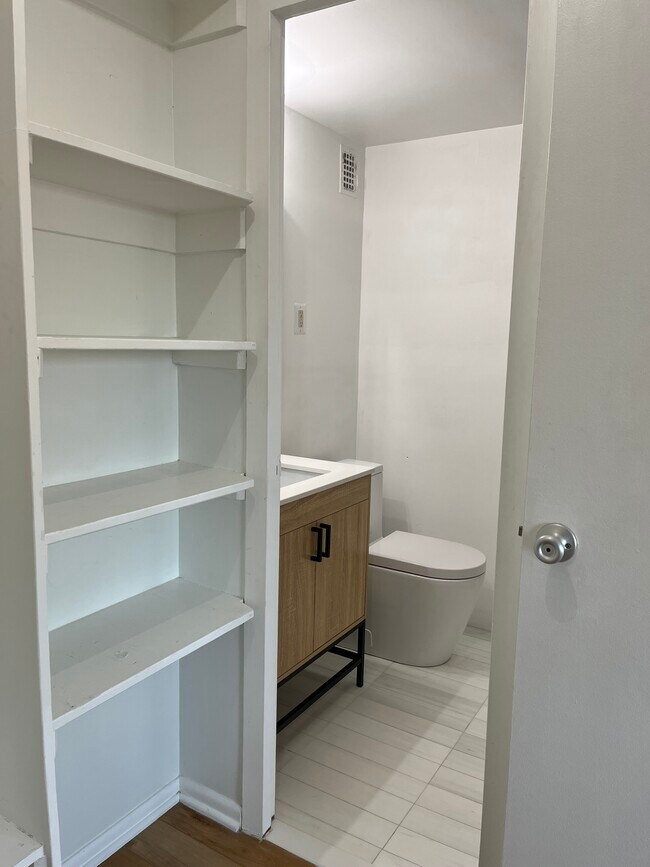 Building Photo - 5340 Holmes Run Pky