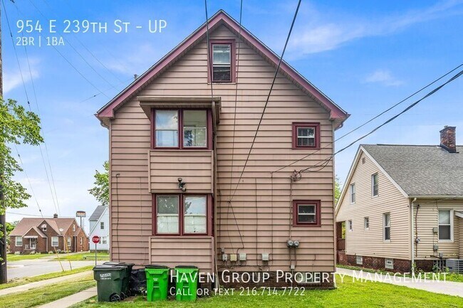 Building Photo - 954 E 239th St