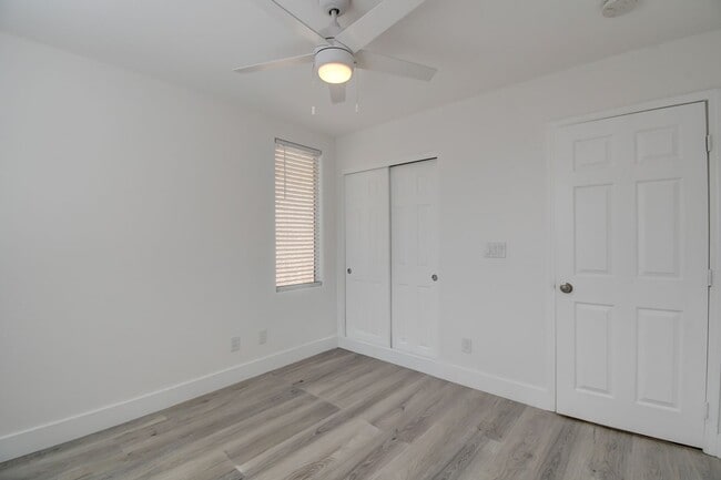 Building Photo - BEAUTIFUL 2 STORY SINGLE FAMILY HOME WITH 3 BEDROOMS AND 2.5 BATHS LOCATED IN SOUTHWEST