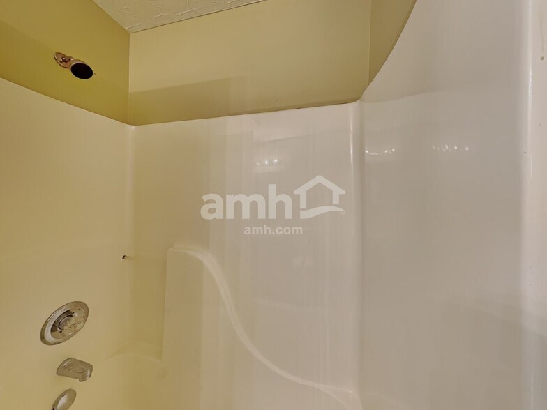 Building Photo - 6530 N Andover Way