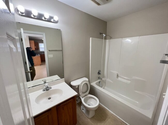 Building Photo - Quaint 3-Bedroom Home Near Duke Regional