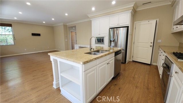 Building Photo - 32 Loquat