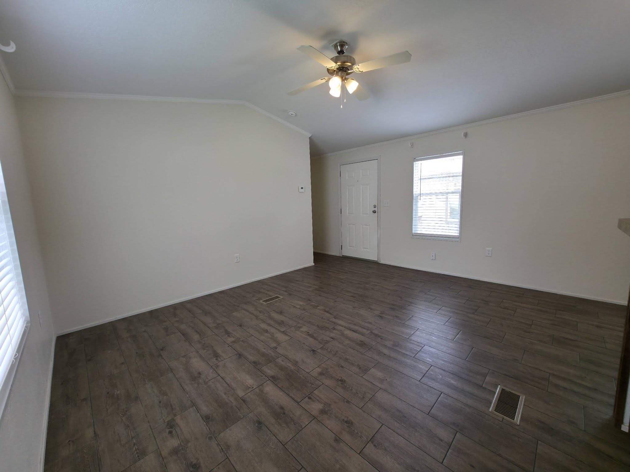 Building Photo - 1308 W Plum St