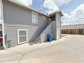 Building Photo - 232 Cornell Ave