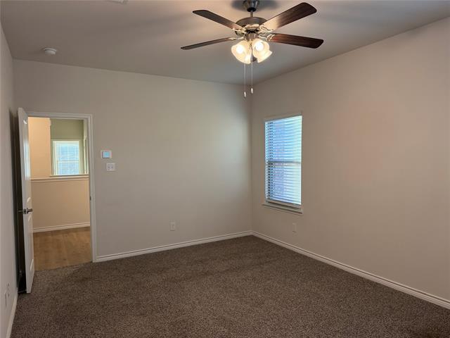 Building Photo - 2025 Buffalo Hill Dr