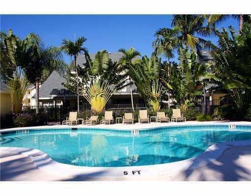 Building Photo - 6355 La Costa Dr