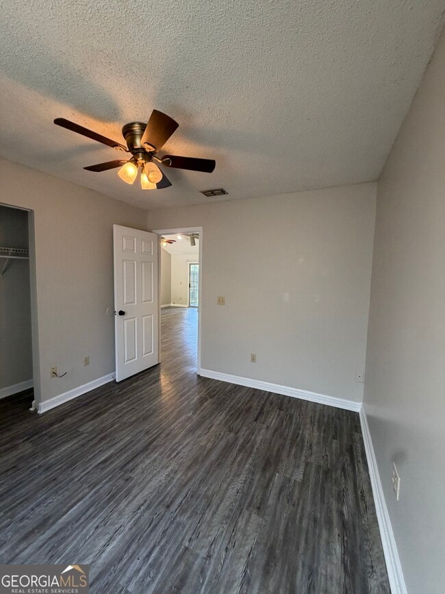 Building Photo - 411 Baltic Ct