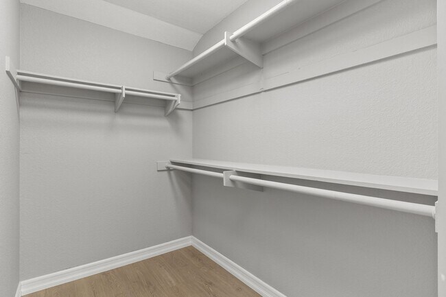 Building Photo - Spacious Home w/ Loft in Village Park!