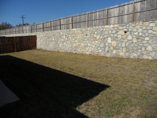 Building Photo - Perfect 3 Bedroom 2 Bath Home! GREAT Fort Worth Location -- Stainless Steel Kitchen Appliances In...