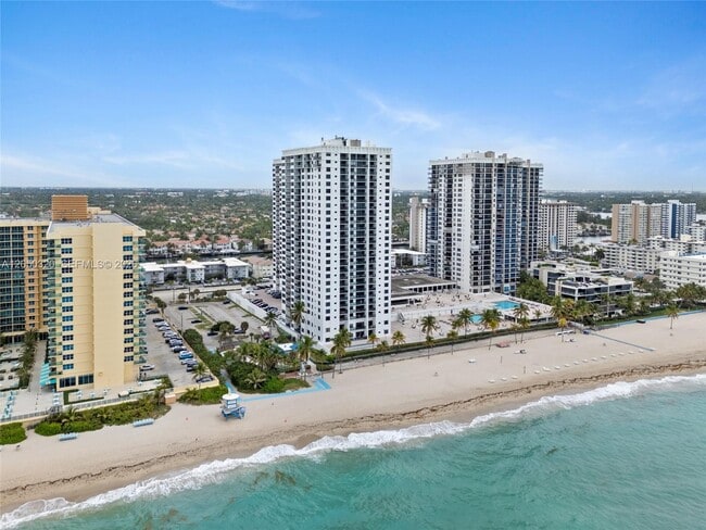 Building Photo - 2301 S Ocean Dr