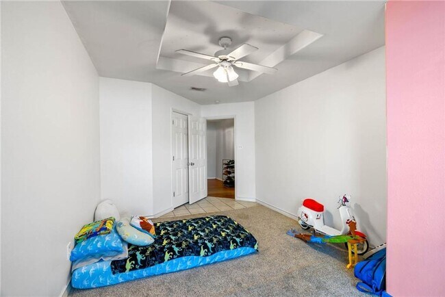 Building Photo - 626 Caddo St