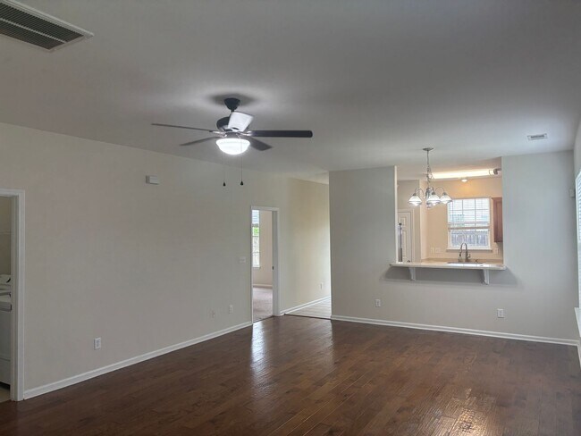 Building Photo - Spacious 5-Bedroom Home with First-Floor P...