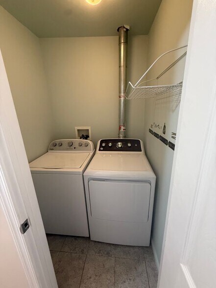 Building Photo - 525 Lee Rd