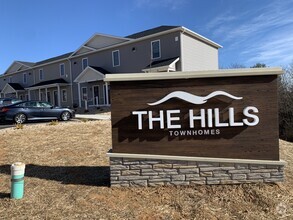 Building Photo - The Hills Townhomes 101-108