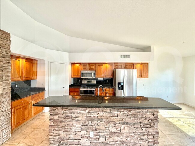 Building Photo - 1625 W Gunstock Loop