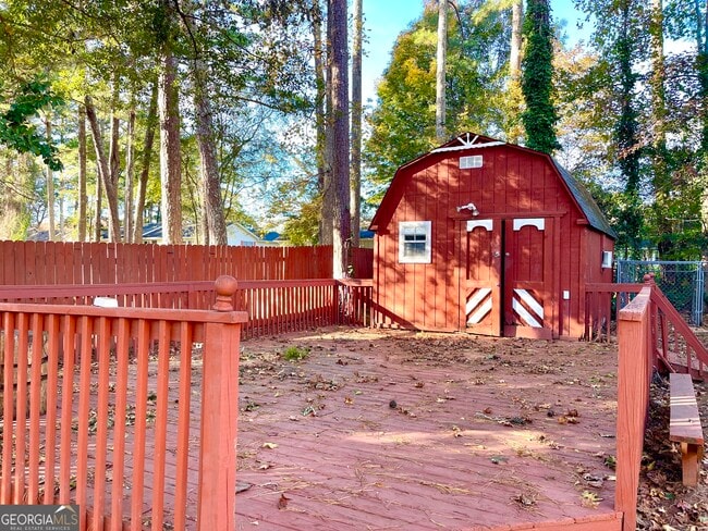 Building Photo - 3305 Spring Creek Dr SE