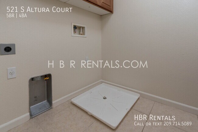 Building Photo - 521 S Altura Ct