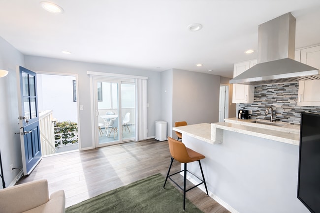 Building Photo - 315 Sapphire Ave