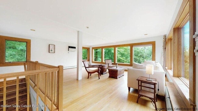 Building Photo - 376 Abbey Rd