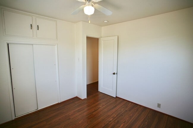 Building Photo - 3 Br that is a little bit country