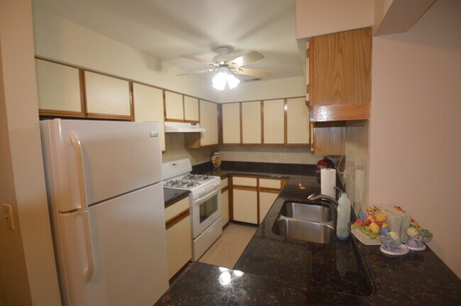 Building Photo - 651 Hapsfield Ln