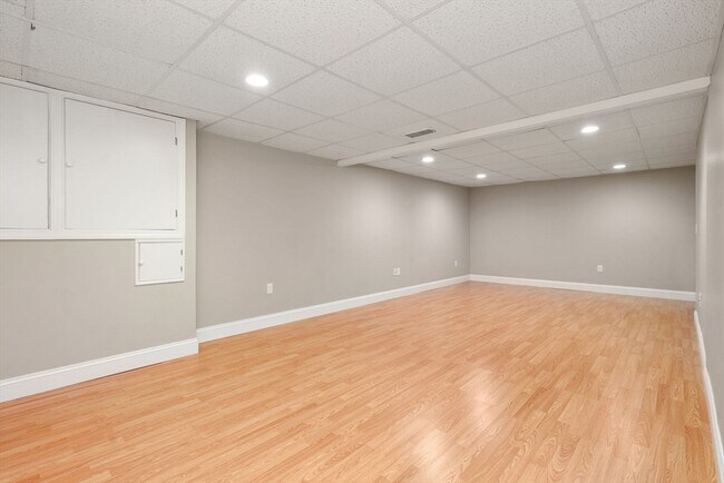 Building Photo - 368 Boylston St