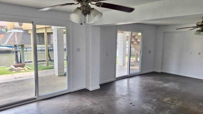 Building Photo - 19 N White Heron Dr