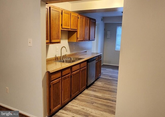 Primary Photo - 1219 Marcy Ave