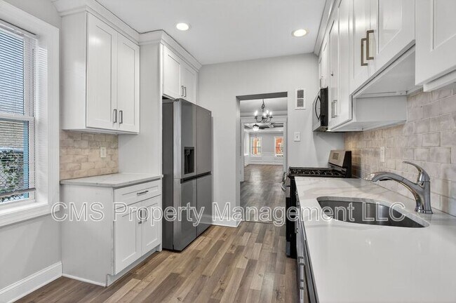 Building Photo - 39 Carroll St