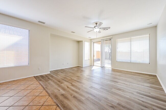 Building Photo - 2621 W Medinah Way