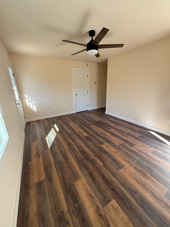 Building Photo - Simonds Road Duplex