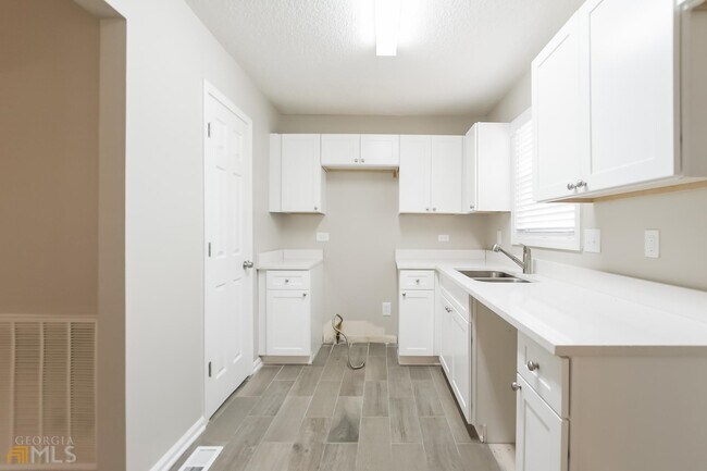 Building Photo - 206 Ivy Crest Dr