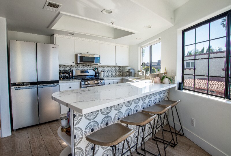 Building Photo - 210 Avenida Montalvo