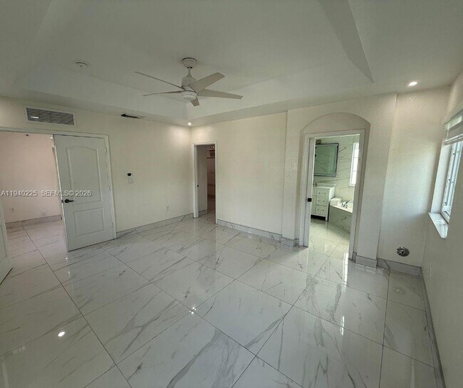 Building Photo - 27037 SW 142nd Ave