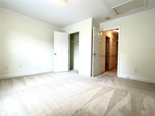 Building Photo - 468 Commons Park Ln