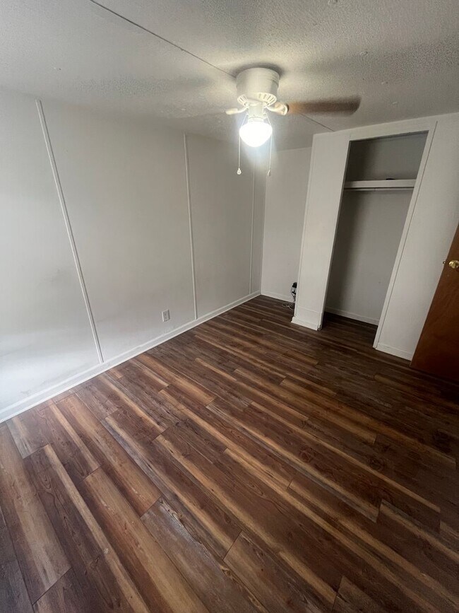 Building Photo - 2 Water Oak Ln