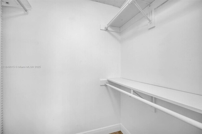 Building Photo - 6611 SW 127th Ct