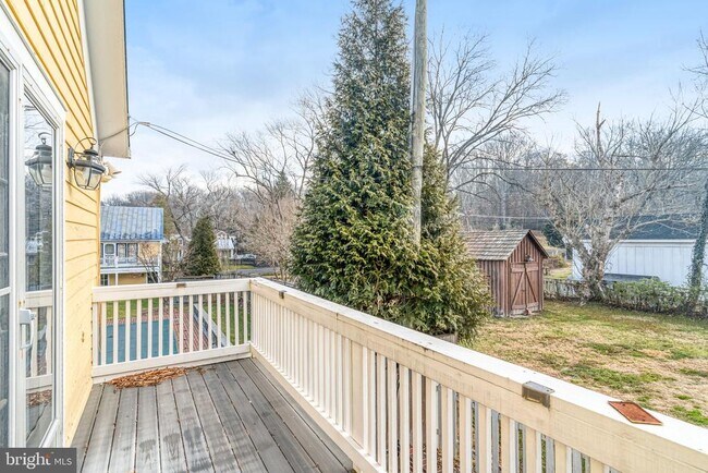 Building Photo - 7153 Main St