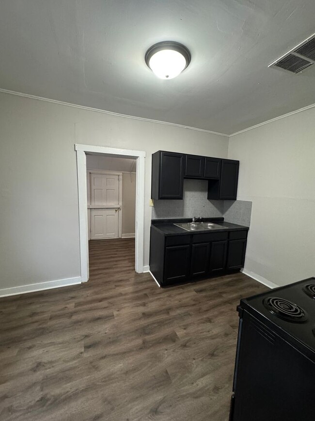 Building Photo - 1133 N Olney St