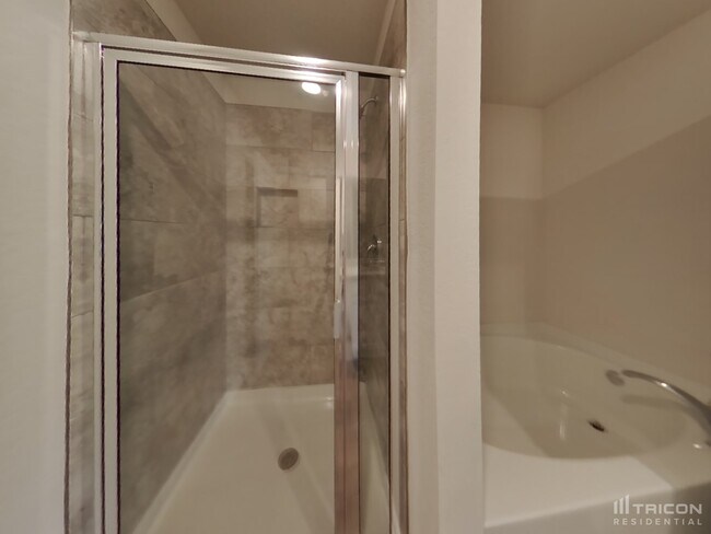 Building Photo - 1300 Deutz Dr