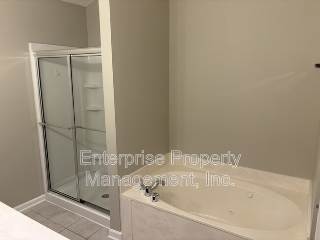 Building Photo - 11556 Milton Meadows Dr