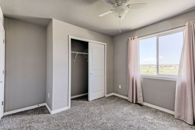 Building Photo - 1748 Ruddlesway Dr