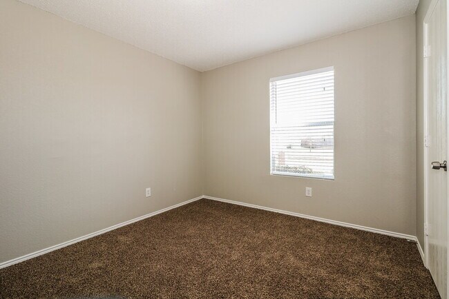 Building Photo - 1815 Northridge Dr