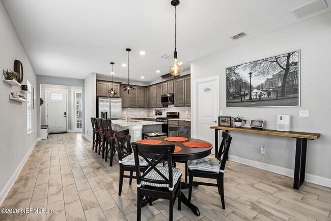 Building Photo - 159 Rose Dew Dr